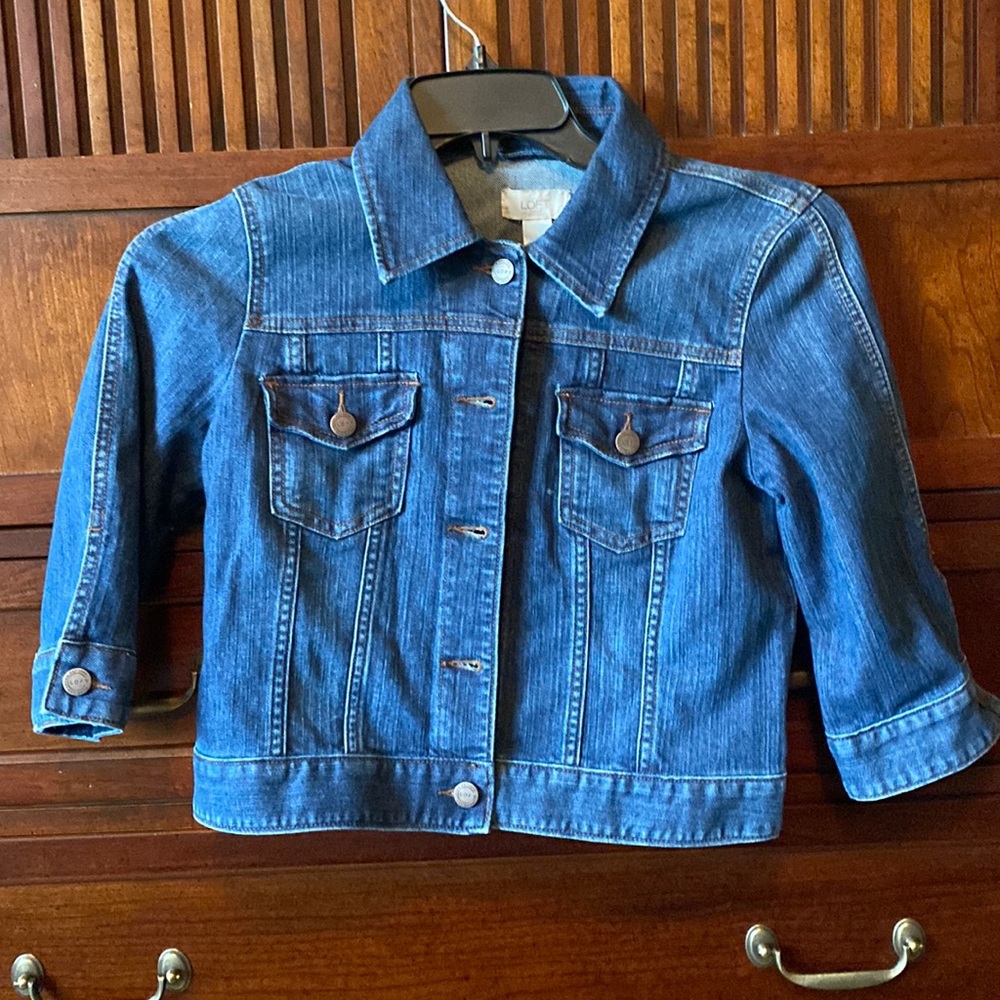 LOFT cropped Jean jacket. Never worn.size S